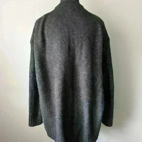 Super soft Sweater -- Gray, Small, Philosophy - Picture 3 of 9